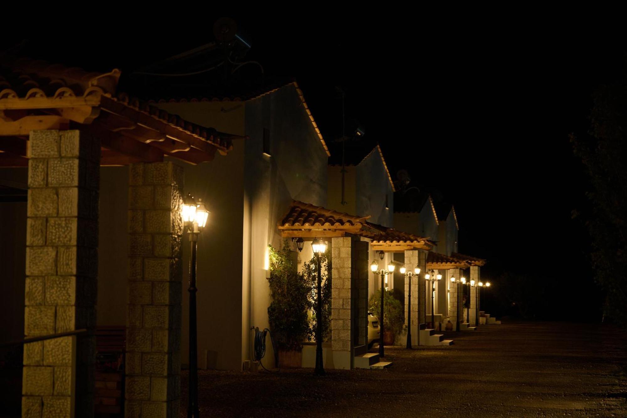 La Familia Luxury Private Maisonettes Near The Sea Gythio Exteriér fotografie